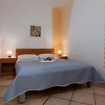 Oldtown Apola 1 * بيبينيا