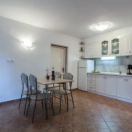 Oldtown Apola 1 Bibinje