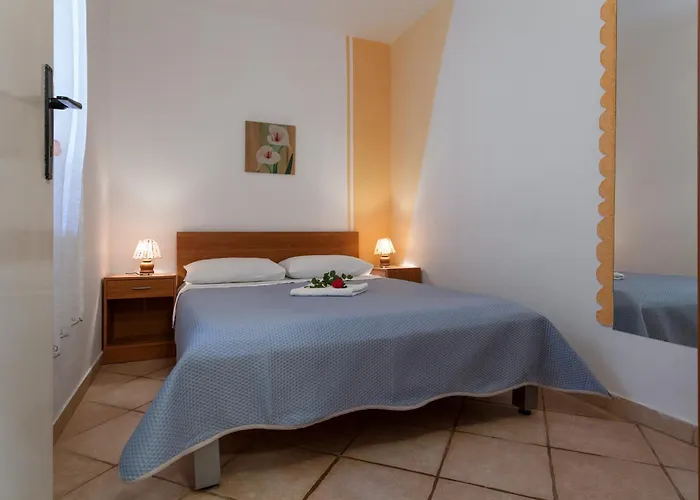 Oldtown Apola 1 * Bibinje